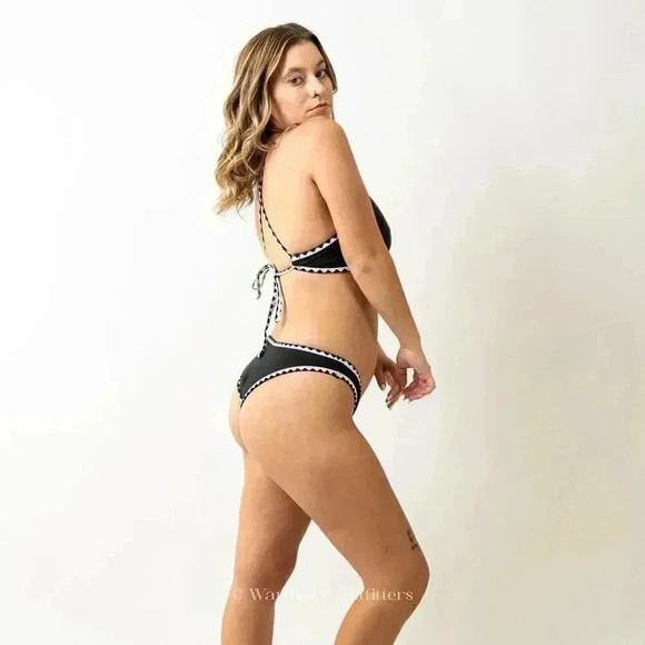 Black x White High Cut Cheeky V Bikini - Picture 5 of 8